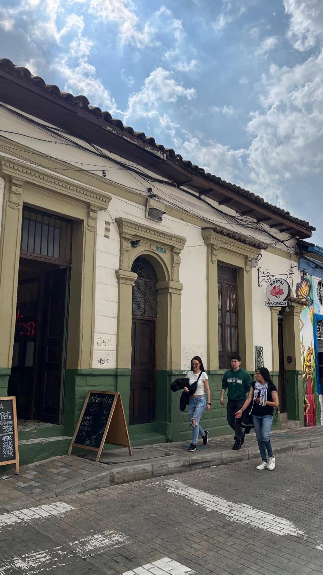 Hostal Casa Astromelia Bogotá Eksteriør bilde